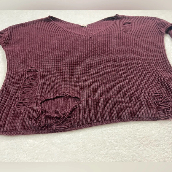 Garage Distressed Knit Sweater – Size Medium – Frayed - Picture 4 of 7